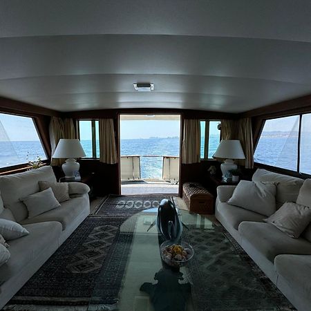 Hotel Yacht Our Alissa Sant Adria de Besos Eksteriør bilde